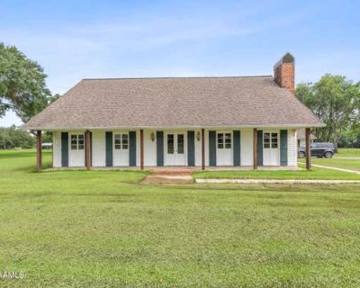 3 Bedroom 3BA 3072 ft Single Family Home For Sale in BREAUX BRIDGE, LA