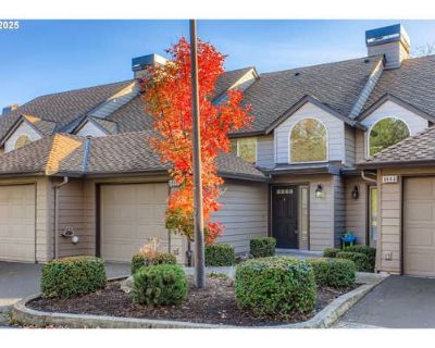 2 Bedroom 3BA 1148 ft Condominium For Sale in LAKE OSWEGO, OR