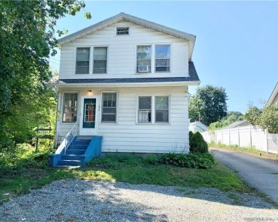 486 Mohegan Avenue Parkway. Second floor 2 bedroom apartment in Quaker Hill. Open kitchen to living room, hardwood and tile floors. Separate heat and electric. Owner occupied on the first floor. Designated Tenant off-street parking in front of the building accommodates 3 cars. Full basement with shared storage and washer/dryer hook up. Lots of light throughout. Convenient to everything in SE CT...
