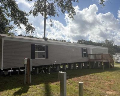 3 Bedroom 2BA 924 ft Mobile Home For Rent in Mobile, AL