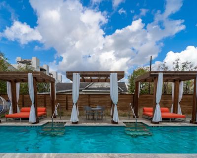 3276 Summer St. Immerse yourself in Houston's urban pulse at our meticulously designed apartments on Summer Street. Discover a fusion of modern living and historic charm, where each space is thoughtfully curated for comfort and elegance. Explore the thriving art scene and culinary delights of Summer Street, an area pulsating with creativity and cultural richness. Indulge your taste buds in the ...