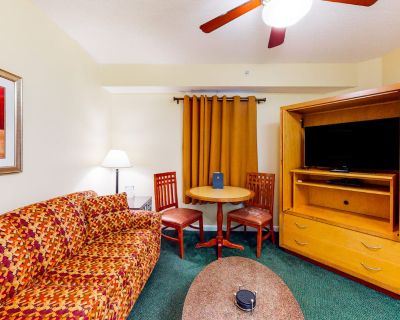 1 Bedroom 1BA Condo Vacation Rental in Ocean Walk 2422B, Daytona Beach, FL