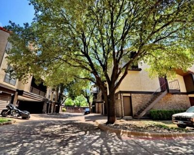 5630 Spring Valley Rd Apt 23A. Hidden Bend Townhomes offers this large 2 bedroom 1.5 bath, 1054 sq ft with huge private covered balcony and 1 car garage with remote access. Large dogs accepted. Laminate flooring down and carpet, ceramic Tile in entry, kitchen, and bathrooms.Electric stove, microwave, dishwasher, and fridge with ice maker. Ceiling fans in bedrooms, huge walk in closets and full ...