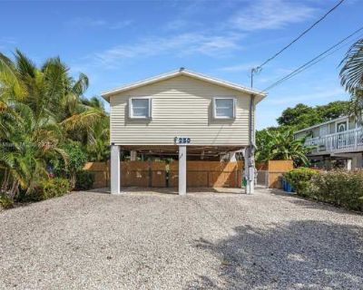 3 Bedroom 2BA 960 ft Apartment For Rent in Marathon, FL