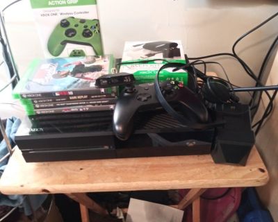 Xbox 1 like new.