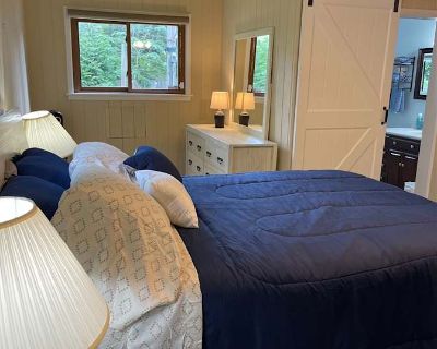 Available on: november 1. Furnished. Parking available * Internet included * Students welcome * 40+ years welcome Toni will require background checks for this room Learn more. Fully furnished room available with included Internet, 50 inch TV, cable and utilities. Fenced in backyard with a toolshed. Beautiful leather reclining sofas in the common area. Common area with a TV and cable as well. Lo...