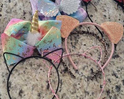 Lot of headbands/ bows