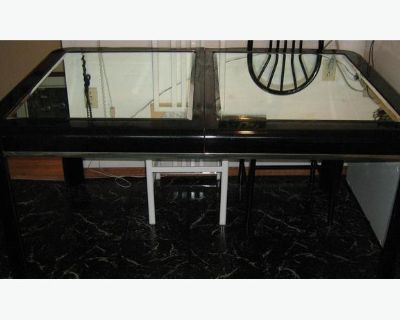 ** Retro 80's Table **