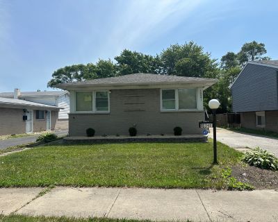 3 Bedroom 1BA 2300 ft Single Family House For Sale in Markham, IL
