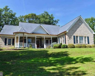 5 Bedroom 4BA 5124 ft Single Family Home For Sale in MANASSAS, VA