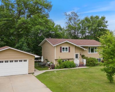 4 Bedroom 2BA 1996 ft Single Family House For Sale in Grand Rapids, MN