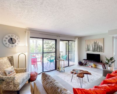 2 Bedroom 2BA Condo Vacation Rental in Riviera Gardens, Palm Springs, CA