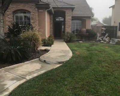 Available on: now. Unfurnished. Parking available Denise Lofton will require background checks for this room Learn more. Located In beautiful N.E. Fresno this room is a casita. Own entry own bath, does not include kitchen or laundry. Separate from main house Utility s and trash included.. Rent $900 per month Bills Included Security deposit $500 Property type House Room furnishing Unfurnished Pr...