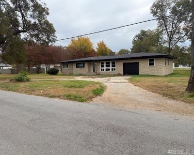 4 Bedroom 2BA 2103 ft Single Family House For Sale in Carlisle, AR