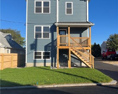 3 Bedroom 2BA 1200 ft Apartment For Rent in Providence, RI