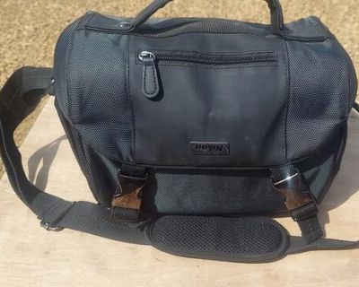 Nikon D3300 DSLR Camera Comes With 2 Lenses. Manuals, Orginal Bag. Battery.