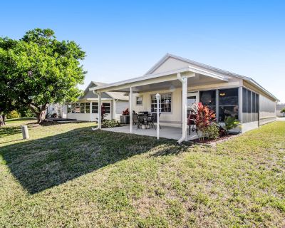 3 Bedroom 2BA Pet-Friendly House Vacation Rental in Bella Villa, Bradenton, FL