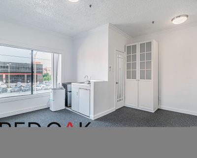 1BA Pet-Friendly Condo For Rent in Glendale, CA