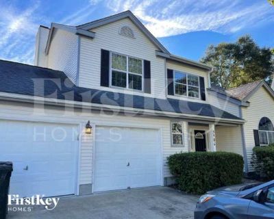 4 Bedroom 2.5BA 2210 ft Pet-Friendly Apartment For Rent in North Charleston, SC