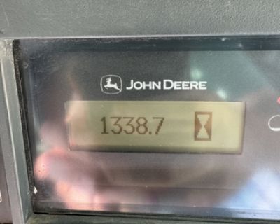 2017 John Deere 324E skid steer