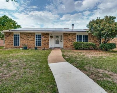 3 Bedroom 2BA 1702 ft Single Family Home For Sale in The Colony, TX