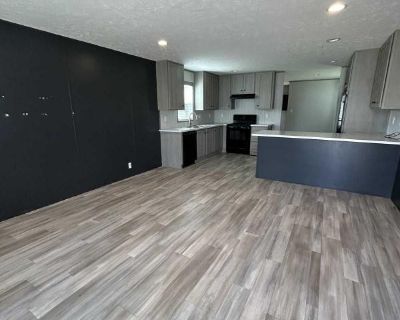 3 Bedroom 2BA 1216 ft Mobile Home For Sale in La Fontaine, IN