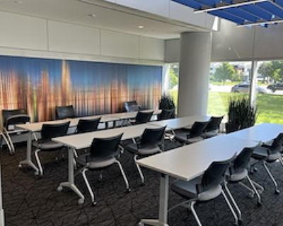 Private Meeting Room for 20 at Farbman Group