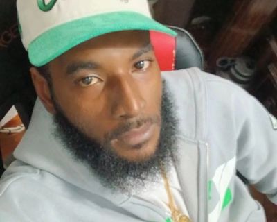 Very friendly person easy to talk to but to myself at the sametime father of one but I will be moving in by myself loves sports I am a sixers and jets fan I love to box trying to become pro boxer I got u If u got a problem with someone .