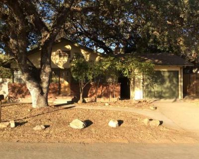 2 Bedroom 1BA 1064 ft Apartment For Rent in El Paso de Robles, CA