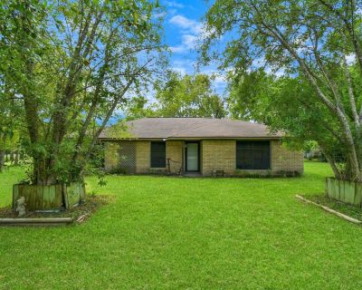 3 Bedroom 2BA 1580 ft Single Family House For Sale in Pearland, TX