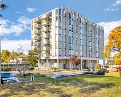 1 Bedroom 1BA 550 ft Condominium For Sale in JACKSON, MI