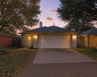 3 Bedroom 2BA 1278 ft Single Family House For Sale in Cedar Hill, TX