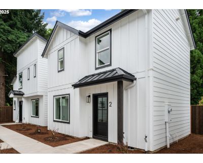 2 Bedroom 1BA 816 ft Condo For Sale in Milwaukie, OR