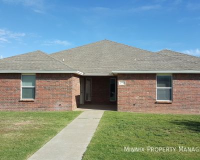 3 Bedroom 3BA 1370 ft Pet-Friendly Apartment For Rent in Lubbock, TX