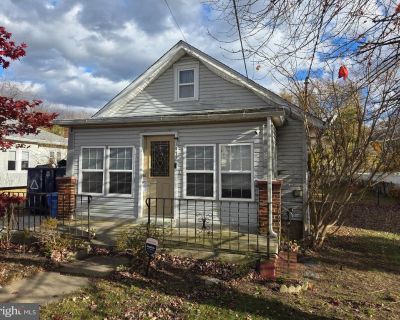 1 Bedroom 1BA 704 ft Single Family House For Sale in Swedesboro, NJ
