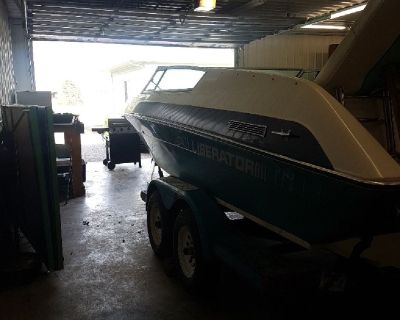 88 four winns 350 cobra. motor runs great. recently put on brand new lower unit still warrantied and new shift cable. 4500 obo trades possible