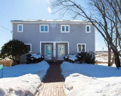 3 Bedroom 3BA 1392 ft Apartment For Rent in Hampton, NH