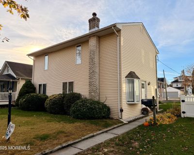 3 Bedroom 2BA 2010 ft Furnished House For Rent in Avon-by-the-sea, NJ