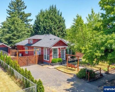 Cheyla moranchel (Has a House) on iROOMit. Room in the 4 Bedroom 1BA House...