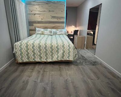 Available on: now. Furnished. Parking available * Internet included * Students welcome * 40+ years welcome Gazelle will require background checks for this room Learn more. A beautifully remodeled master bedroom, fully furnished, will be available at the end of October in a quiet neighborhood in Beaverton, OR. The room includes a private full bathroom and a walk-in closet. You ll share the kitch...