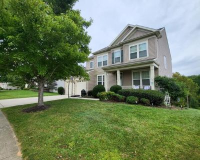 5 Bedroom 4BA 4096 ft Single Family House For Sale in Woodbridge, VA