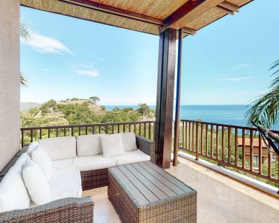 3 Bedroom 3BA Condo Vacation Rental in Azul Paraiso 7B, Playa Ocotal, Gu