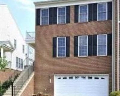 3 Bedroom 4BA 2112 ft Townhouse For Rent in Purcellville, VA