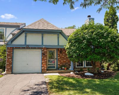 3 Bedroom 2BA 1312 ft Townhouse For Sale in Orland Park, IL