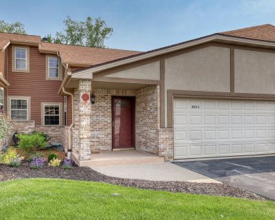 2 Bedroom 1BA 1871 ft Condo For Sale in Germantown, WI