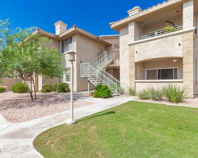 2 Bedroom 1BA 855 ft Condo For Sale in Phoenix, AZ