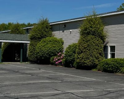 5749 ft Commercial Property For Sale in Greenwich, NY