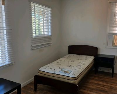 Total rooms: 10. Deposit: $820.00 * Utilities included?: Yes * Fees apply?: No. References required. Non-smoking. Furnishings: Furnished * Parking: Yes * Yard/patio: Yes * Disabled access: * Living room: shared * Broadband included: Yes. Availability Available Now Minimum term 3 months Maximum term 36 months. +Available NOW. FURNISHED Private Room, Shared bathrooms. All utilities are included, ...