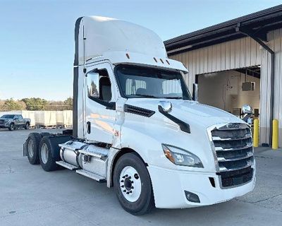 2020 Freightliner Cascadia126