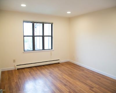 Private room with own bathroom in an apartment with 1 roomie